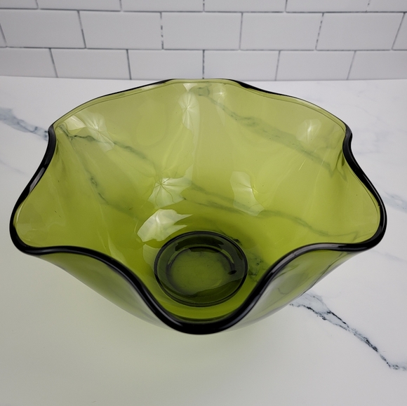 Vtg Avocado Green Tulip Rim Glass Bowl - Picture 5 of 15